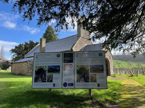 Bettws Newydd Church information board.png